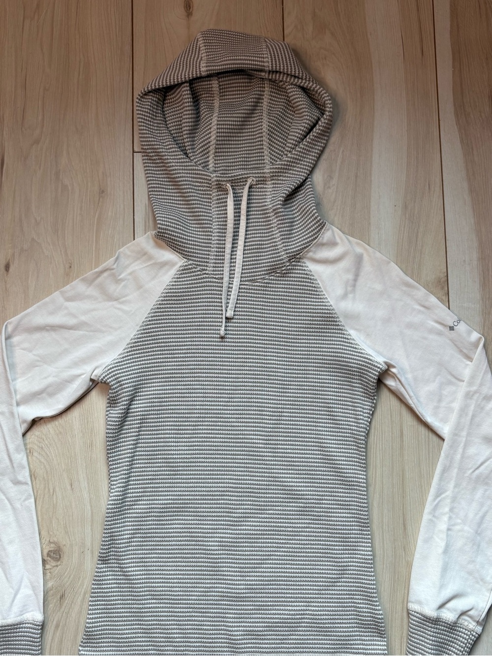 Columbia Women’s Waffle Knit Hoodie Small Oatmeal Cream Thermal Cowl Neck - Picture 3 of 10